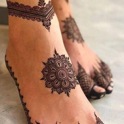 Mehndi Design on Legs 